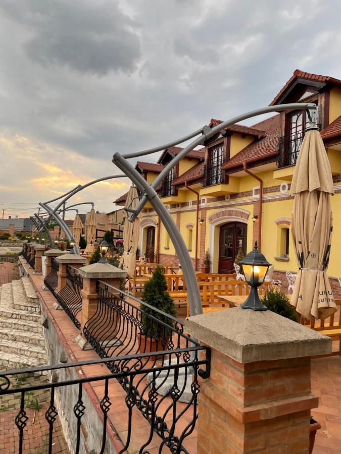 Kastely Grof Zichy Hotel Haniska Exterior foto